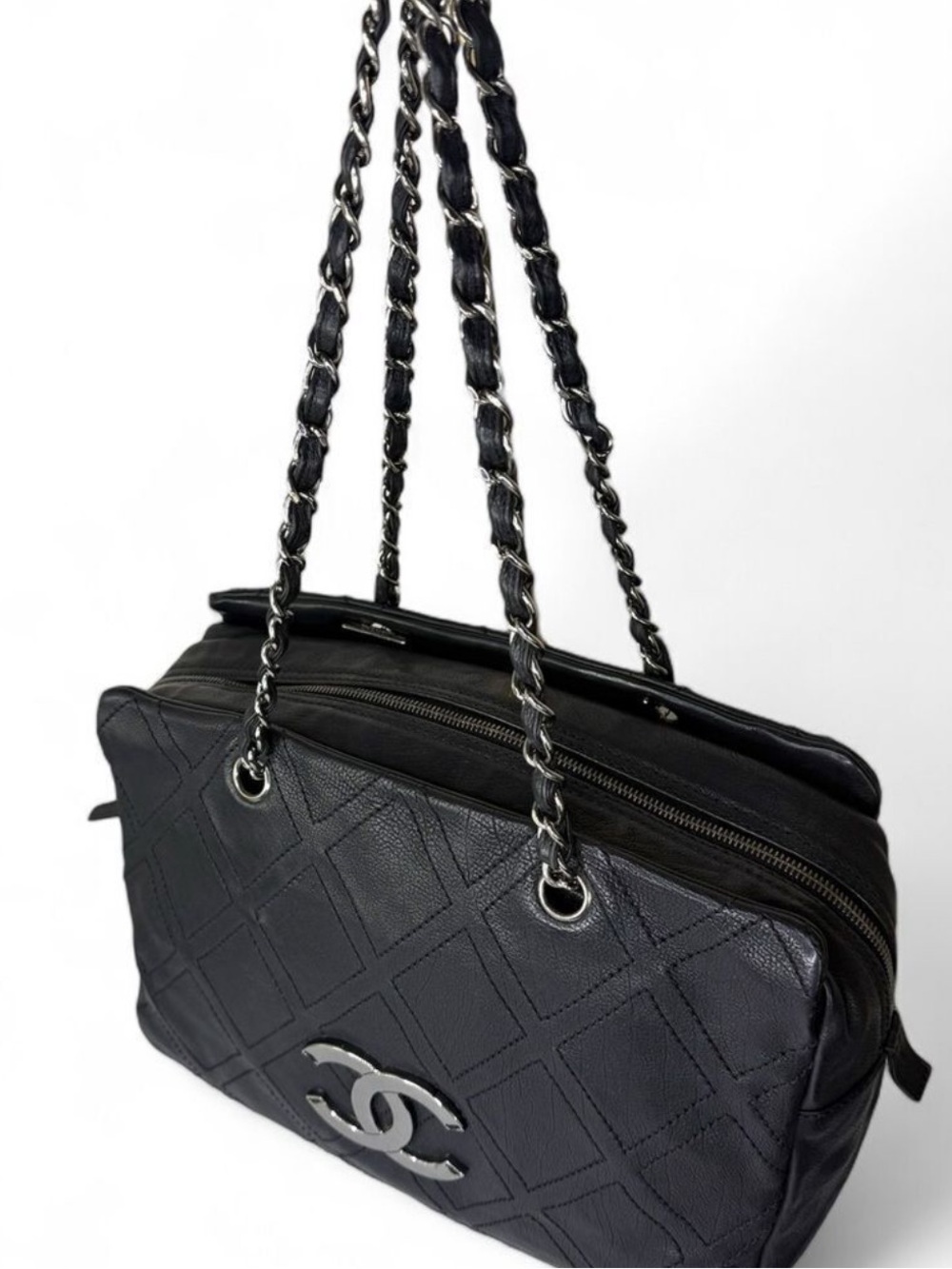 CHANEL Vintage 2007 Black Lambskin Leather CC Logo Medium Shoulder Bag - Picture 4 of 15
